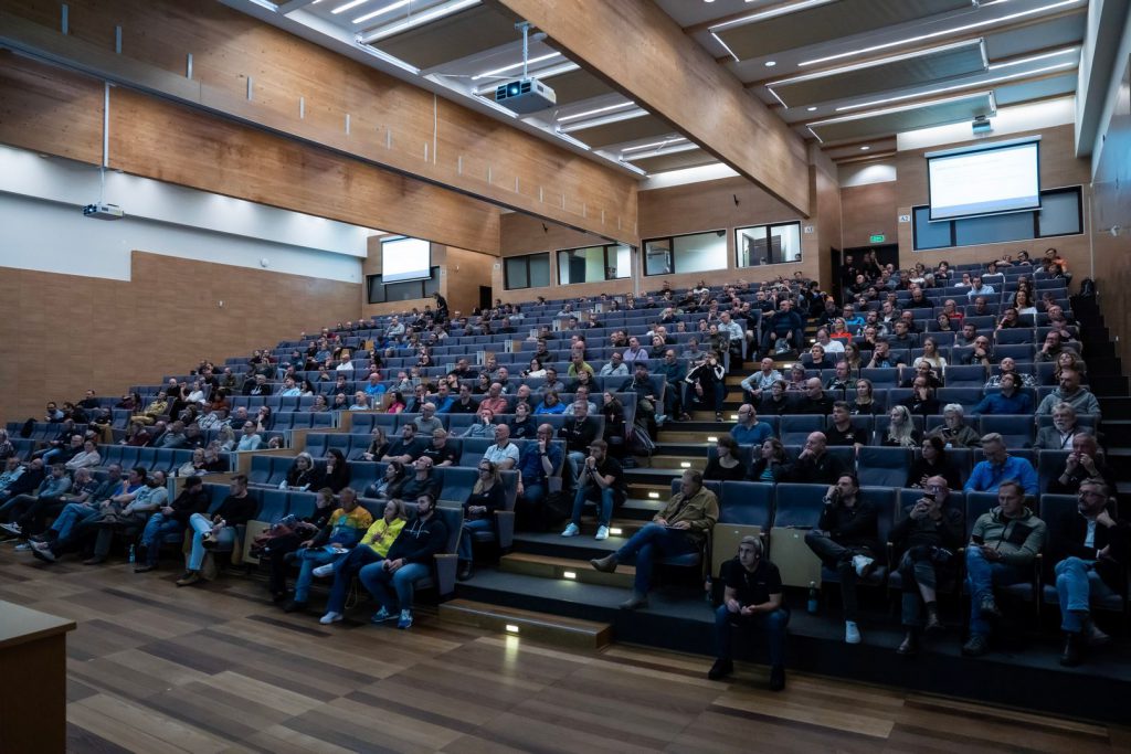 Sala conferenze gremita durante la Baltictech Conference 2024 a Gdynia